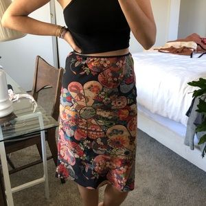 TODAY ONLY $10 - Vintage 90s/ Y2K Asian print skirt